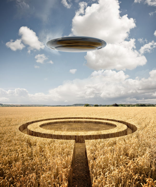 Crop Circle UFO - Deposit Photos